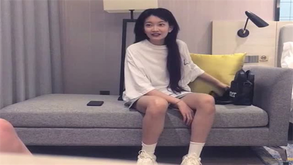 太子探花纹身大美女吃鸡啪啪身材火辣